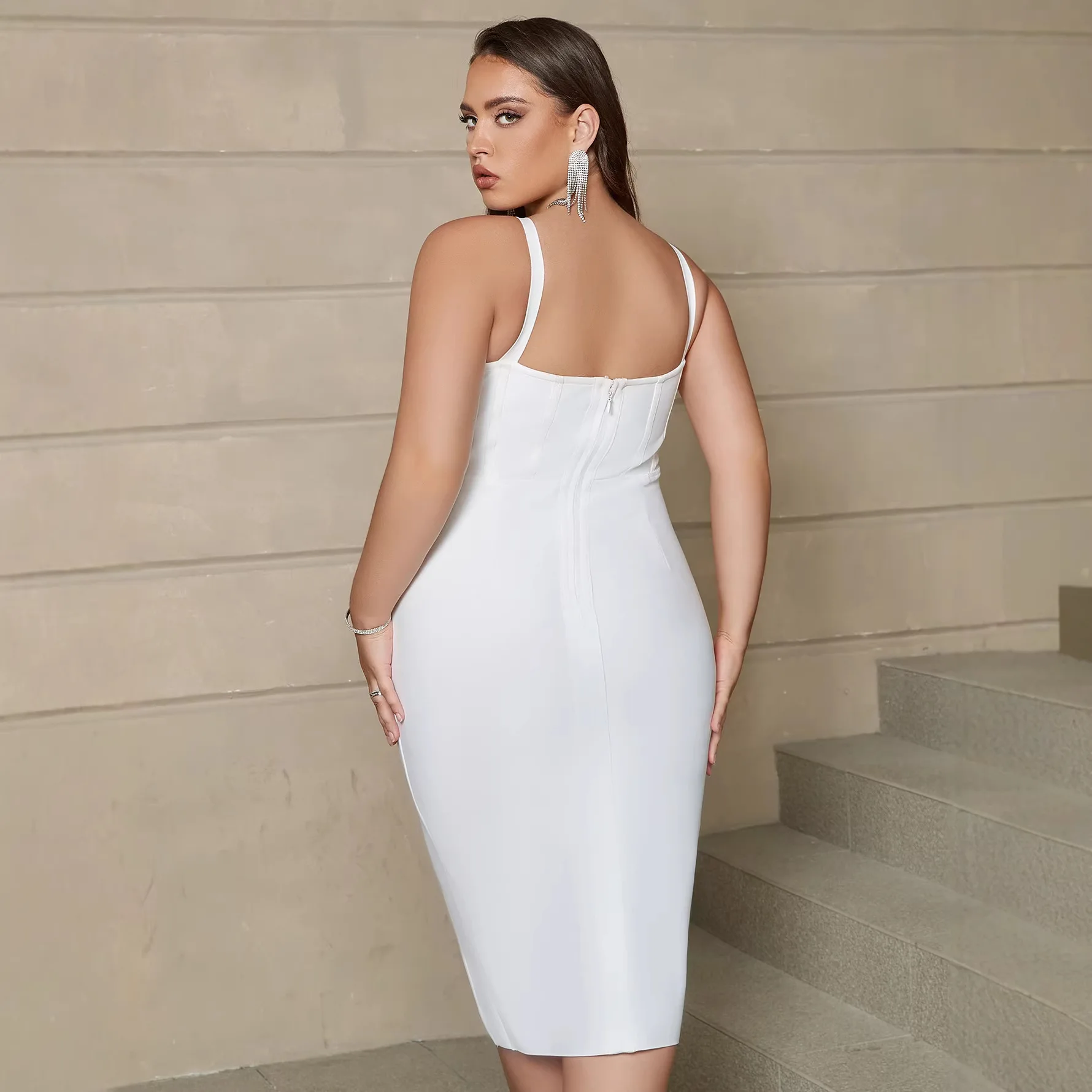 Robe bustier blanche élégante mi-longue – Image 2