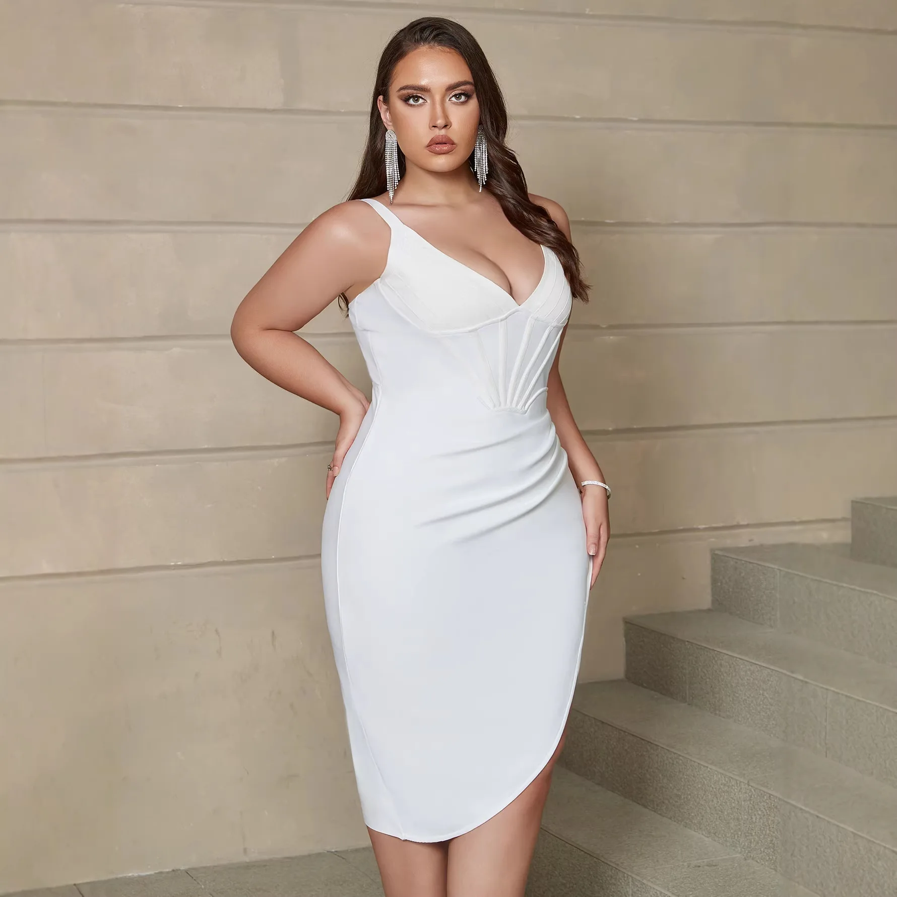 Robe bustier blanche élégante mi-longue – Image 4