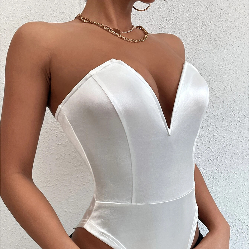 bustier blanc encolure échancrée