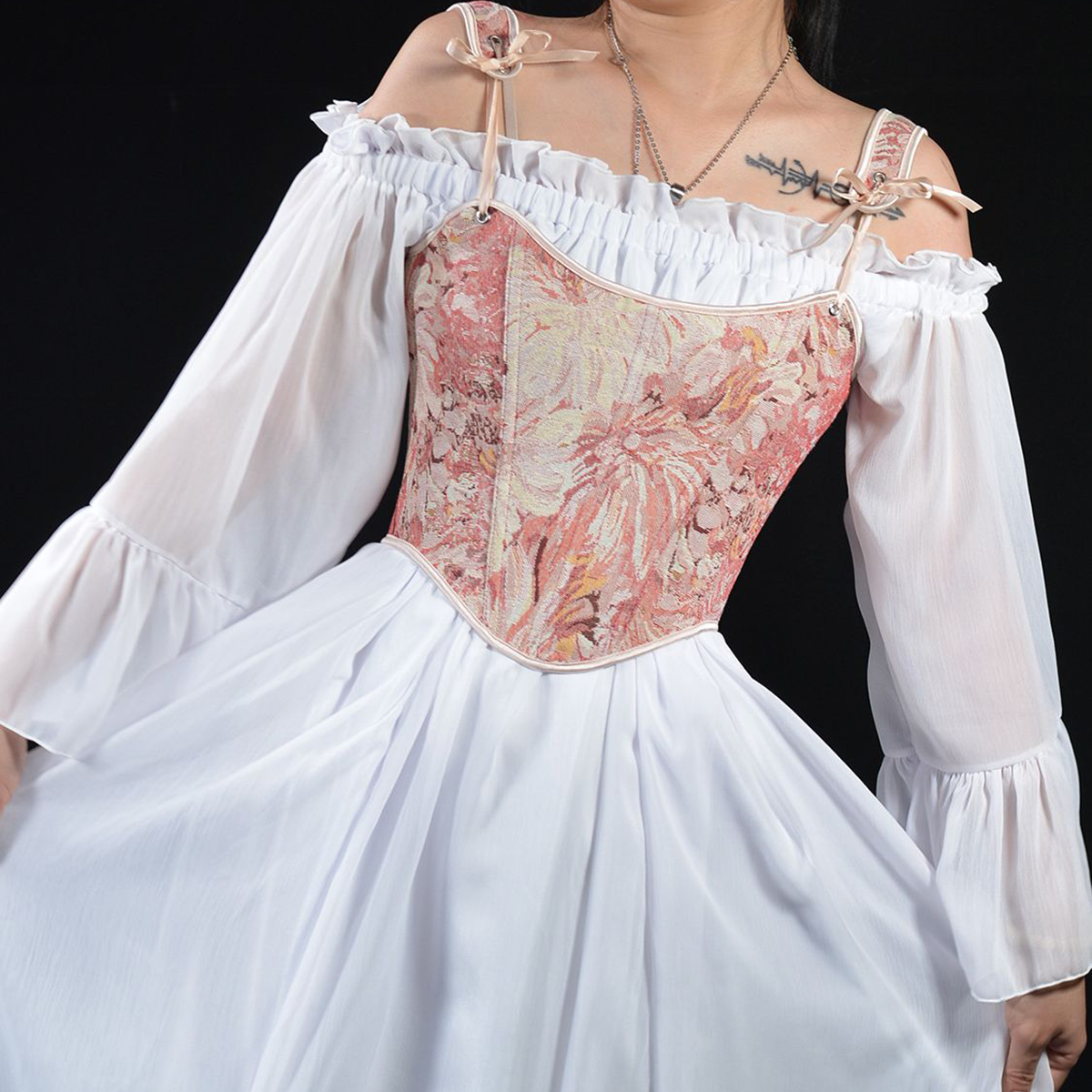 bustier corset rose Renaissance