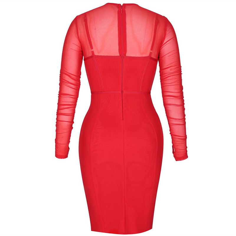 silhouette élégante en robe rouge