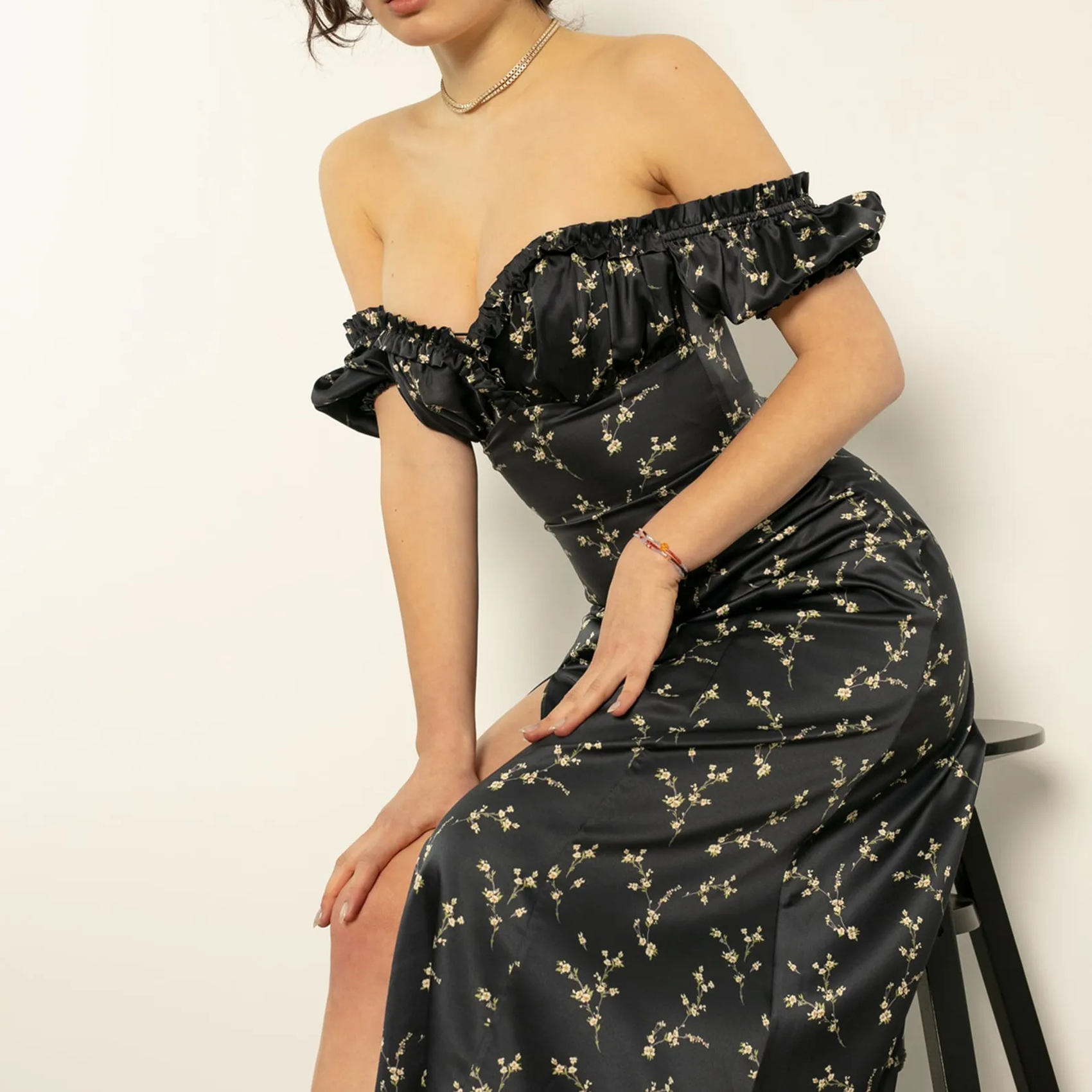 robe noire à imprimé floral